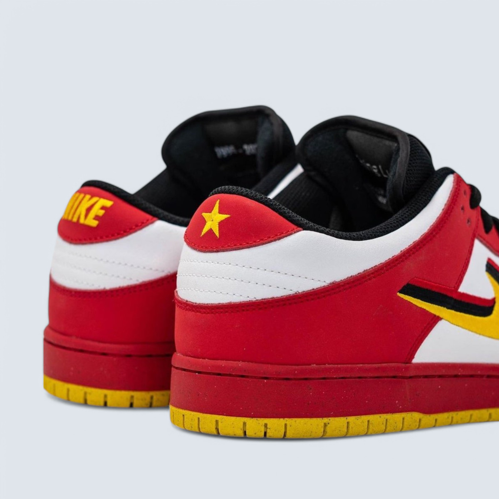 Nike SB Dunk Low 'Vietnam 25th Anniversary'