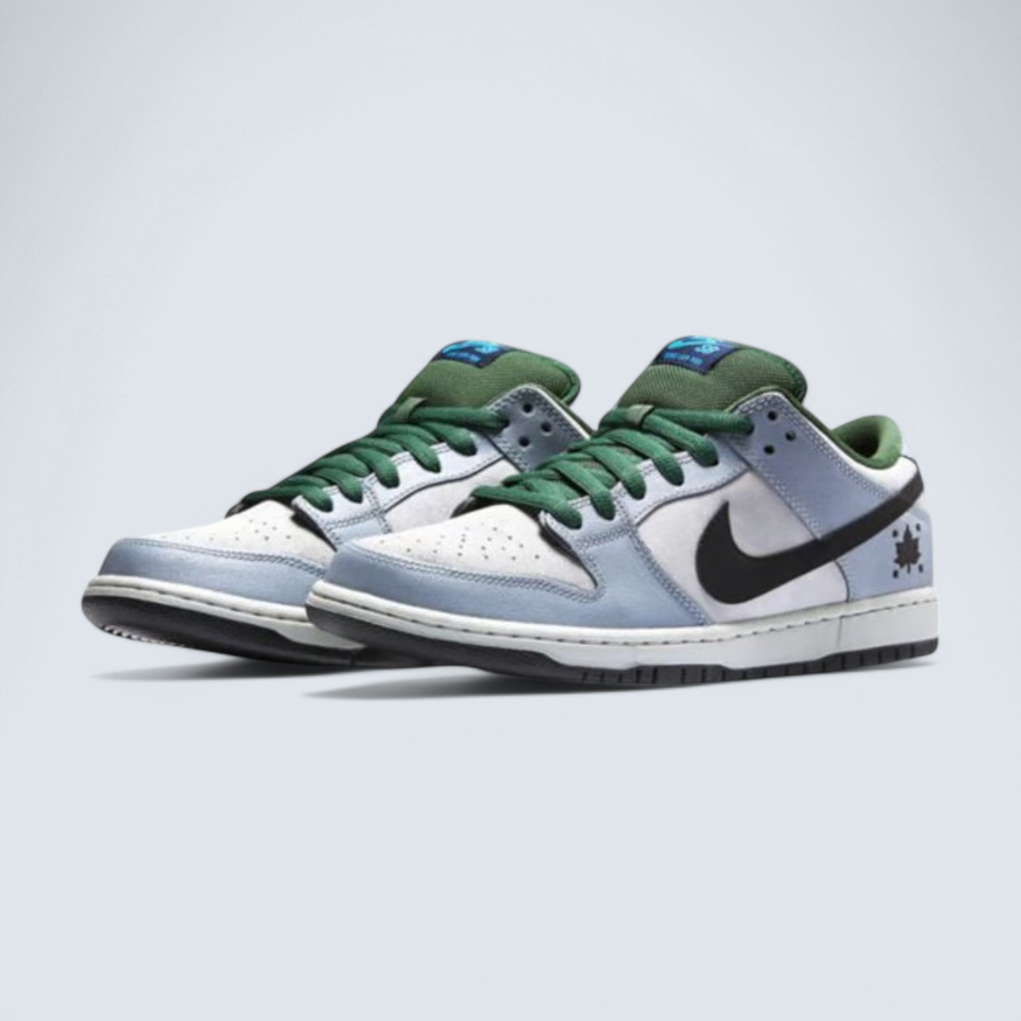 Nike SB Dunk Low 'Maple Leaf'