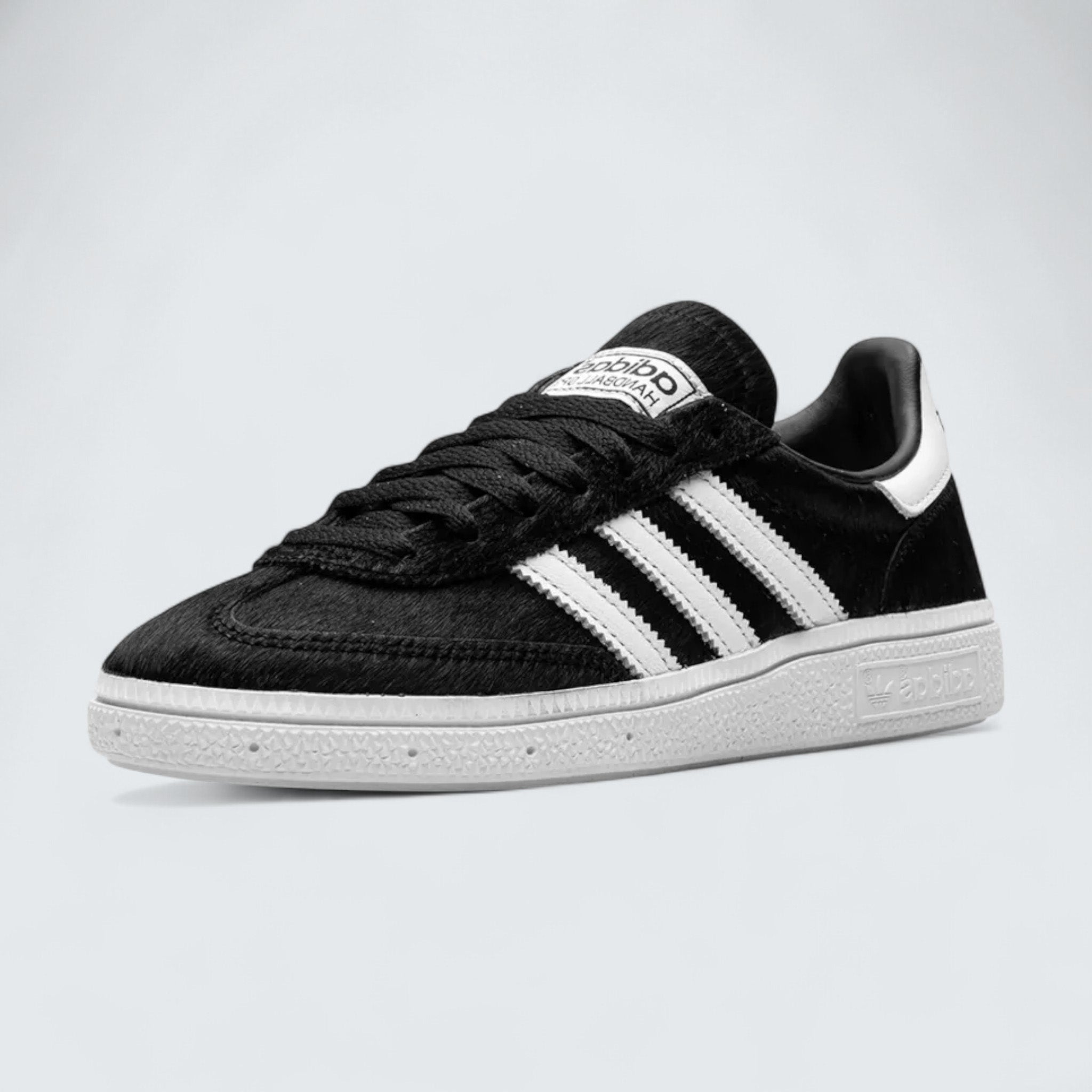 Spezial 'Core Black Cloud White'