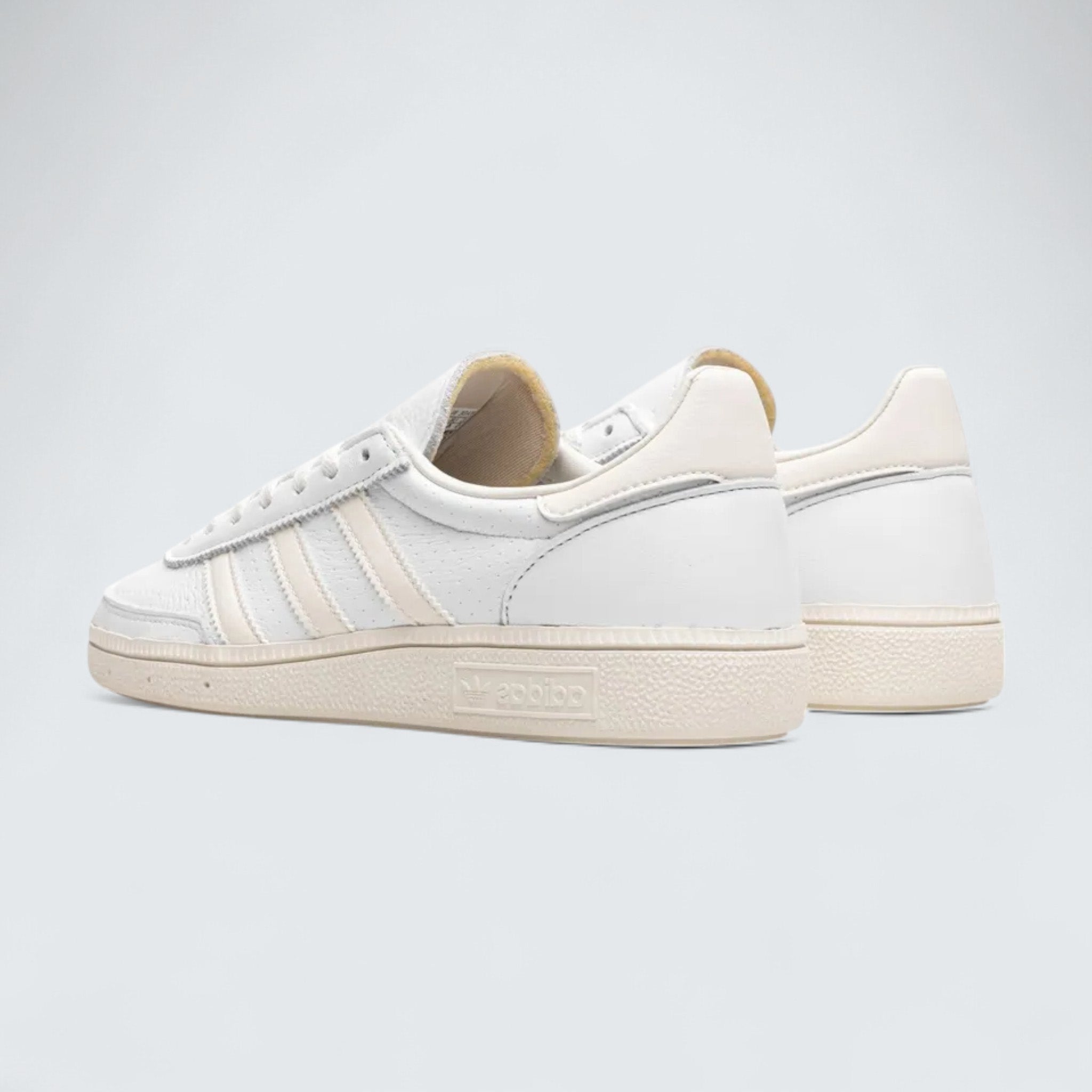 Spezial 'White Off White'