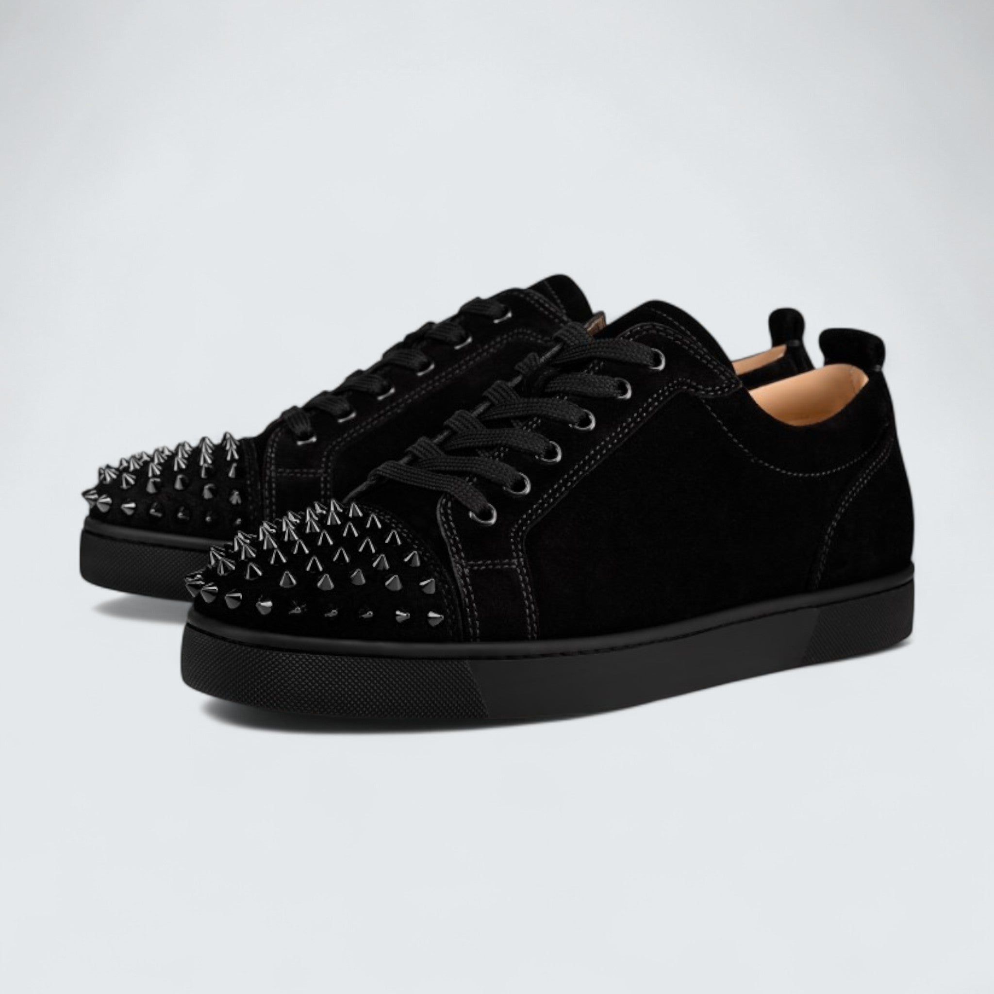 Louis Junior Spikes Veau Velours Black