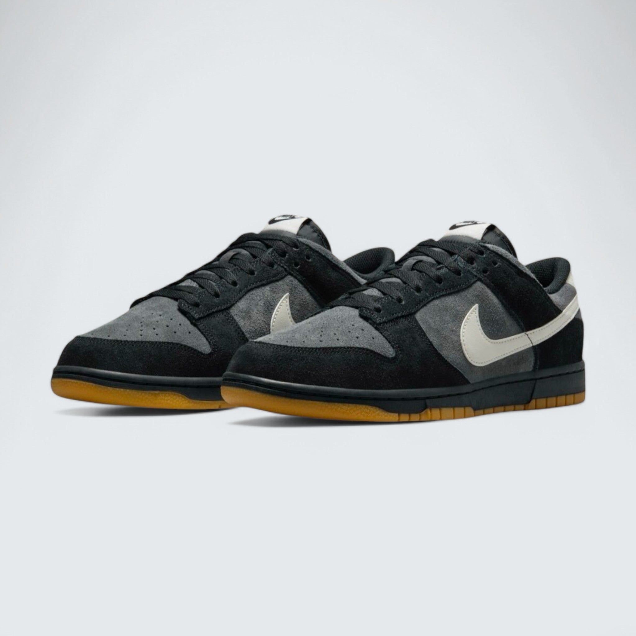 Dunk Low 'Black Grey Gum'