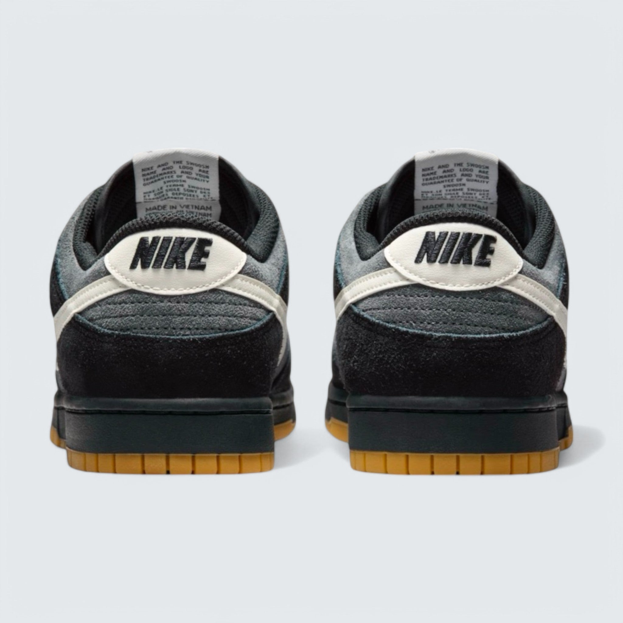 Dunk Low 'Black Grey Gum'