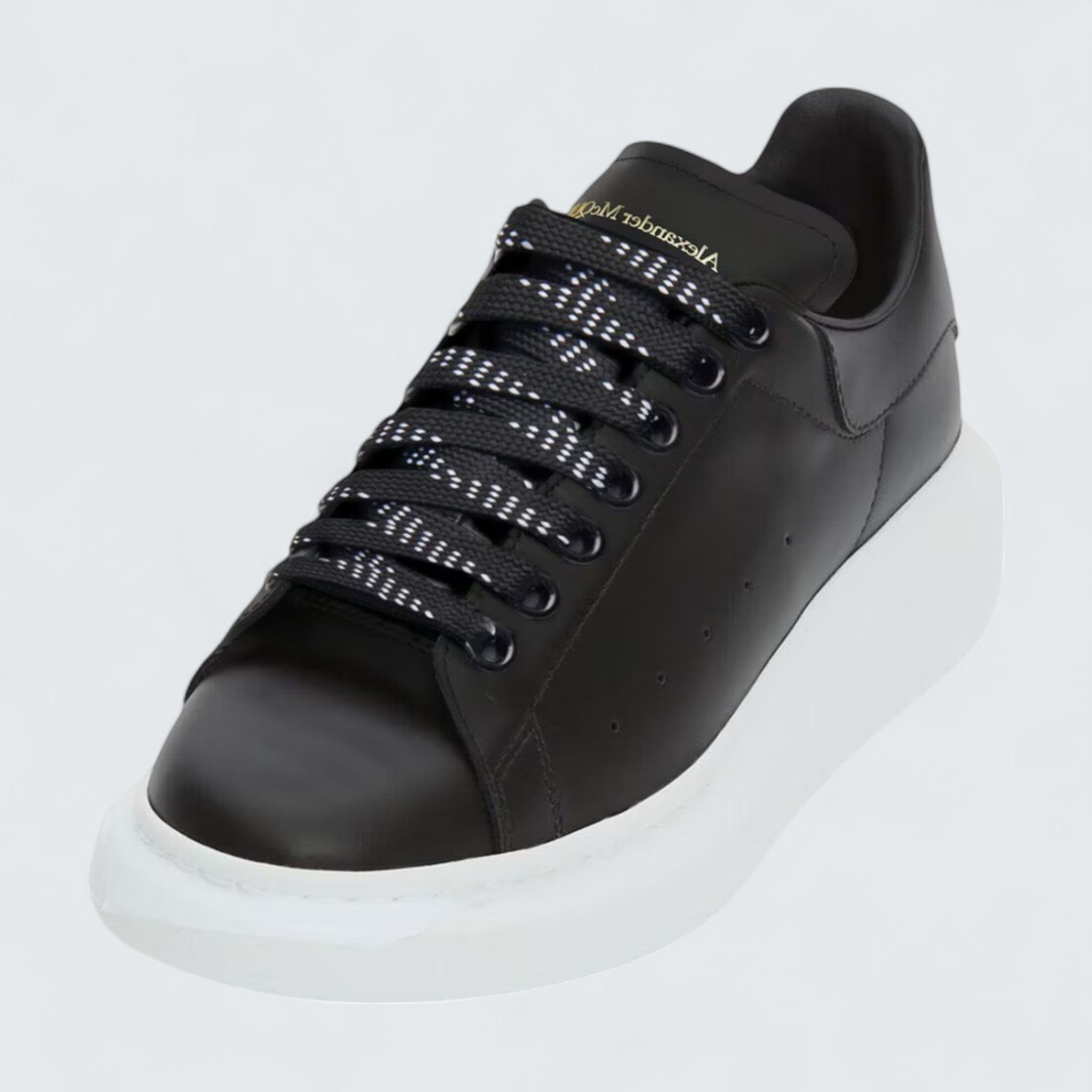 Oversized Sneaker in Black