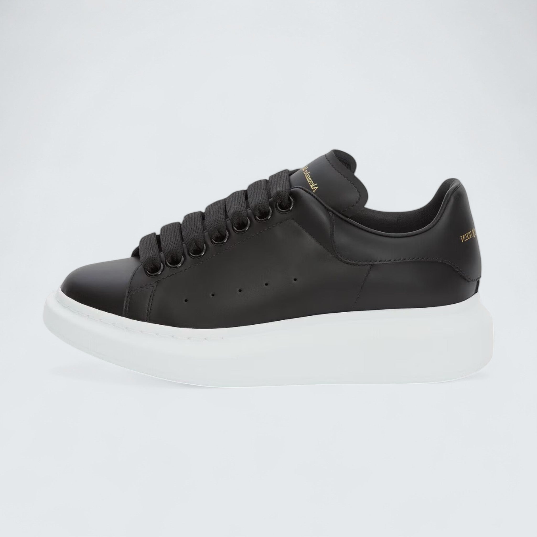 Oversized Sneaker in Black