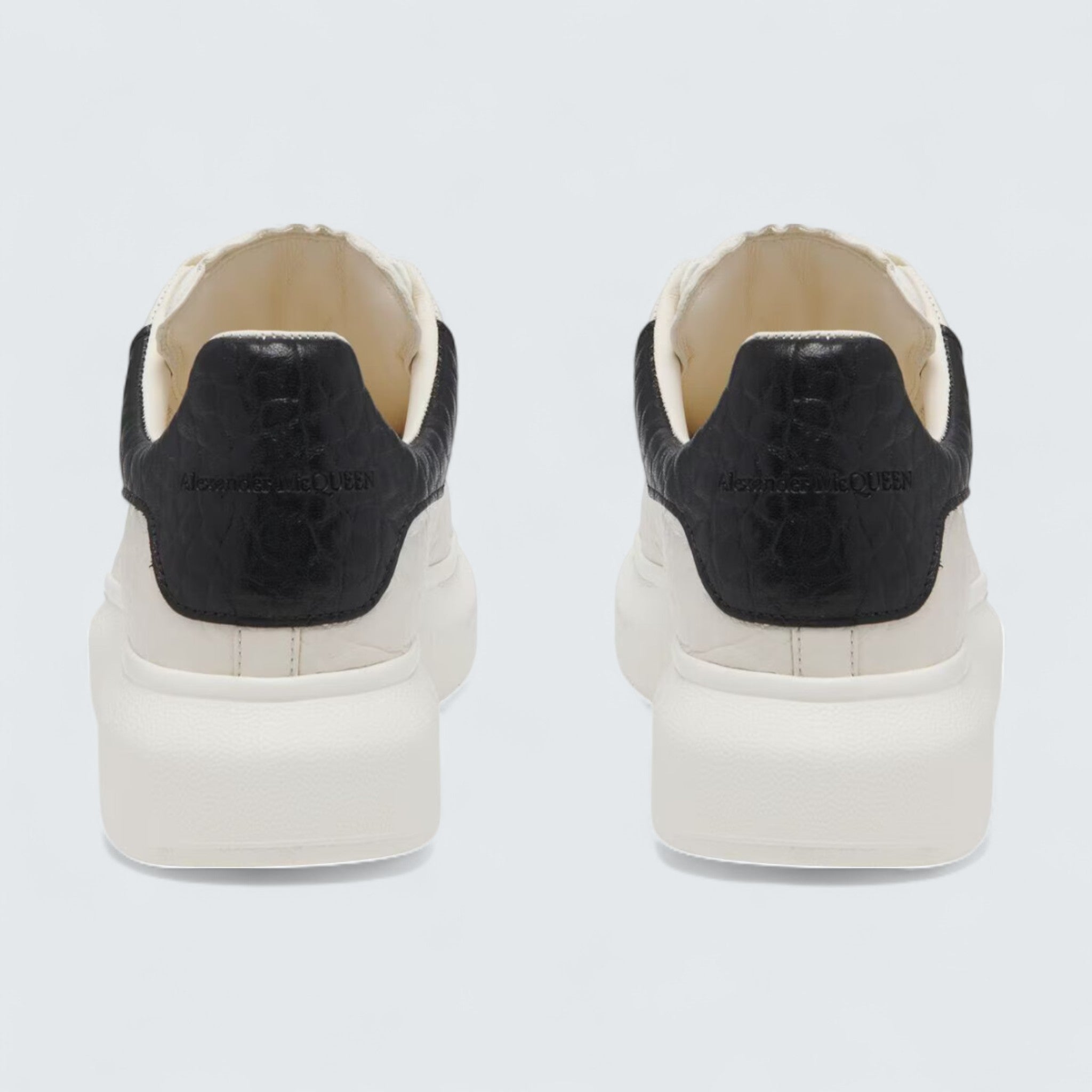 Oversized Sneaker in Off White Black
