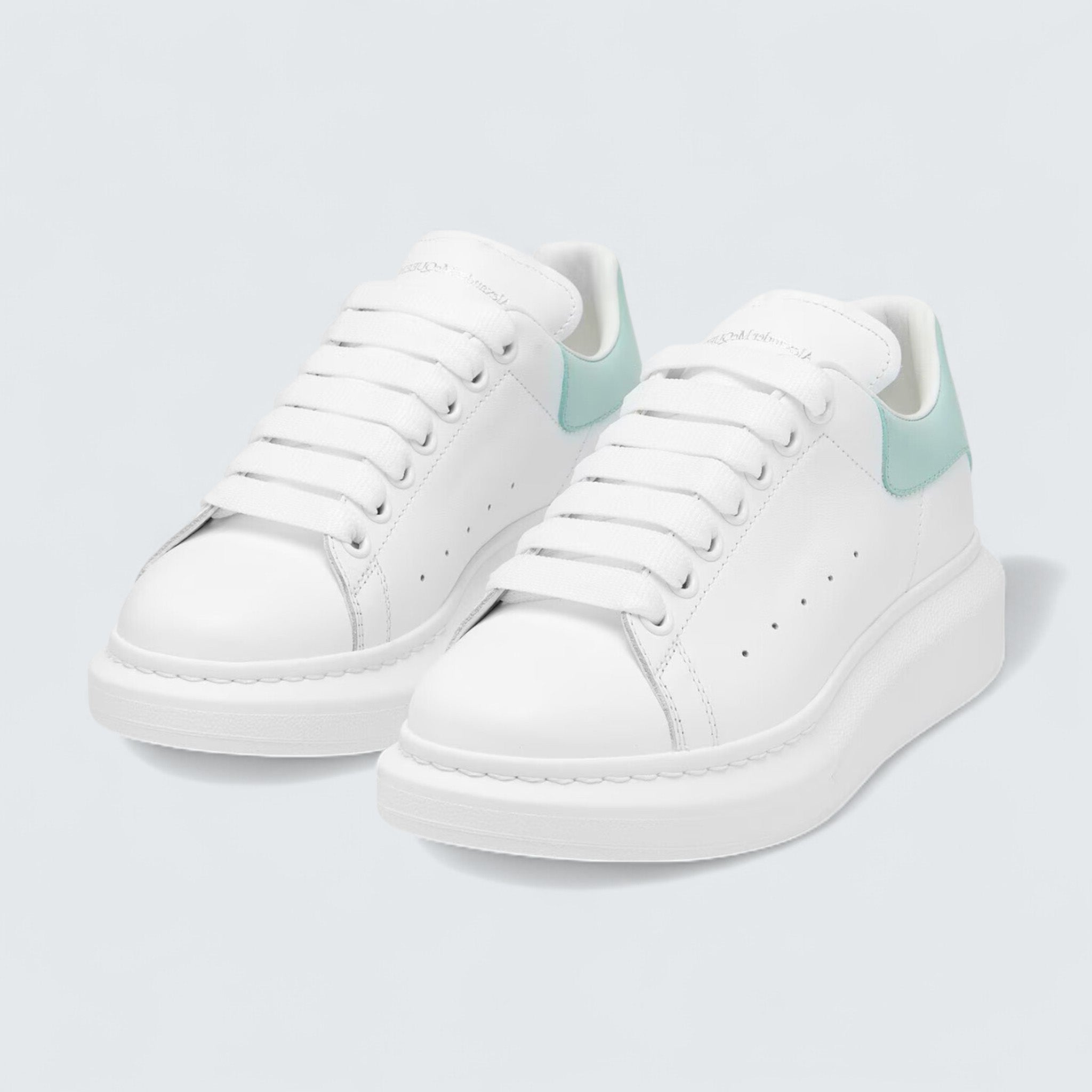 Oversized Sneaker in White Mint