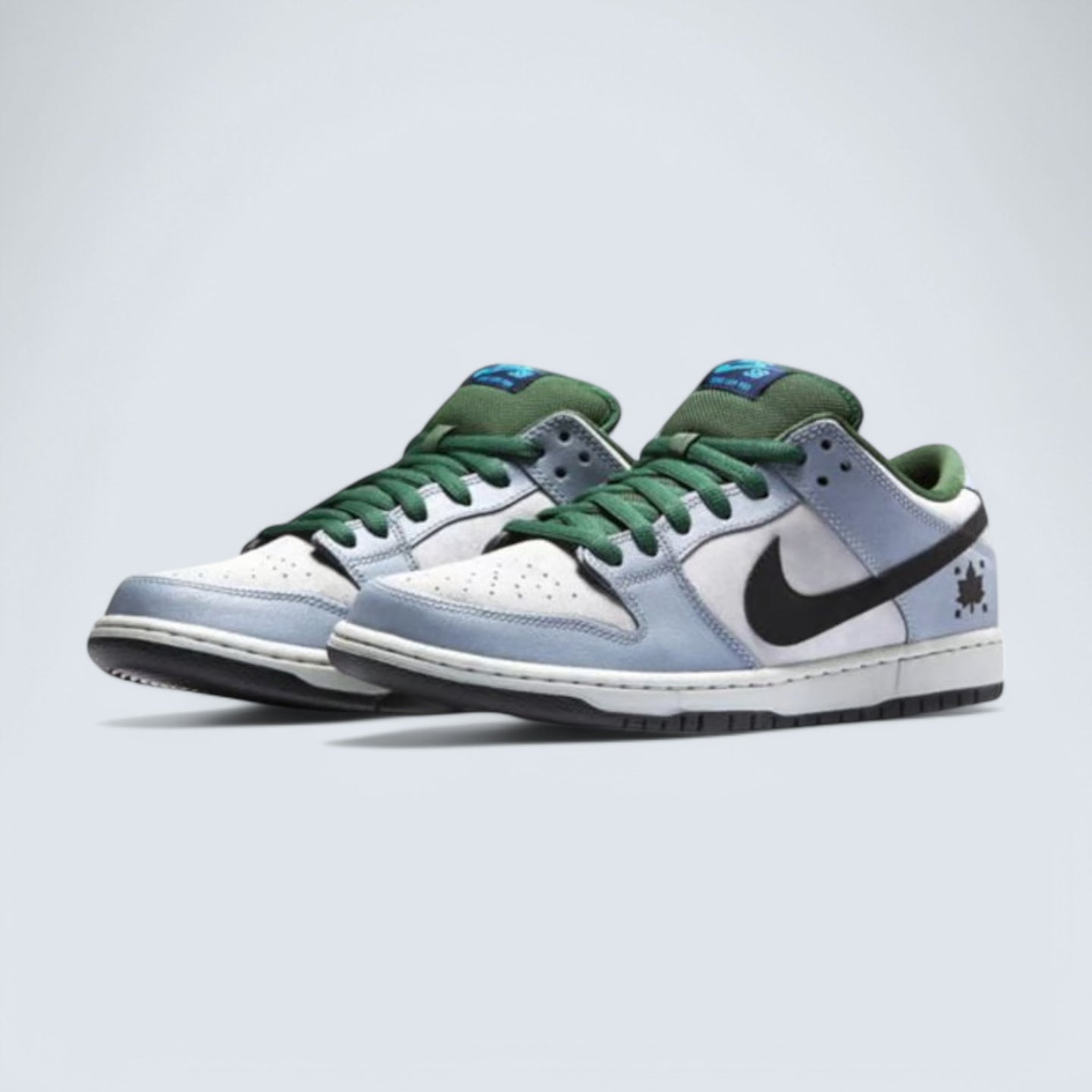 Nike SB Dunk Low 'Maple Leaf'