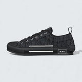 B23 League Low-Top Sneaker