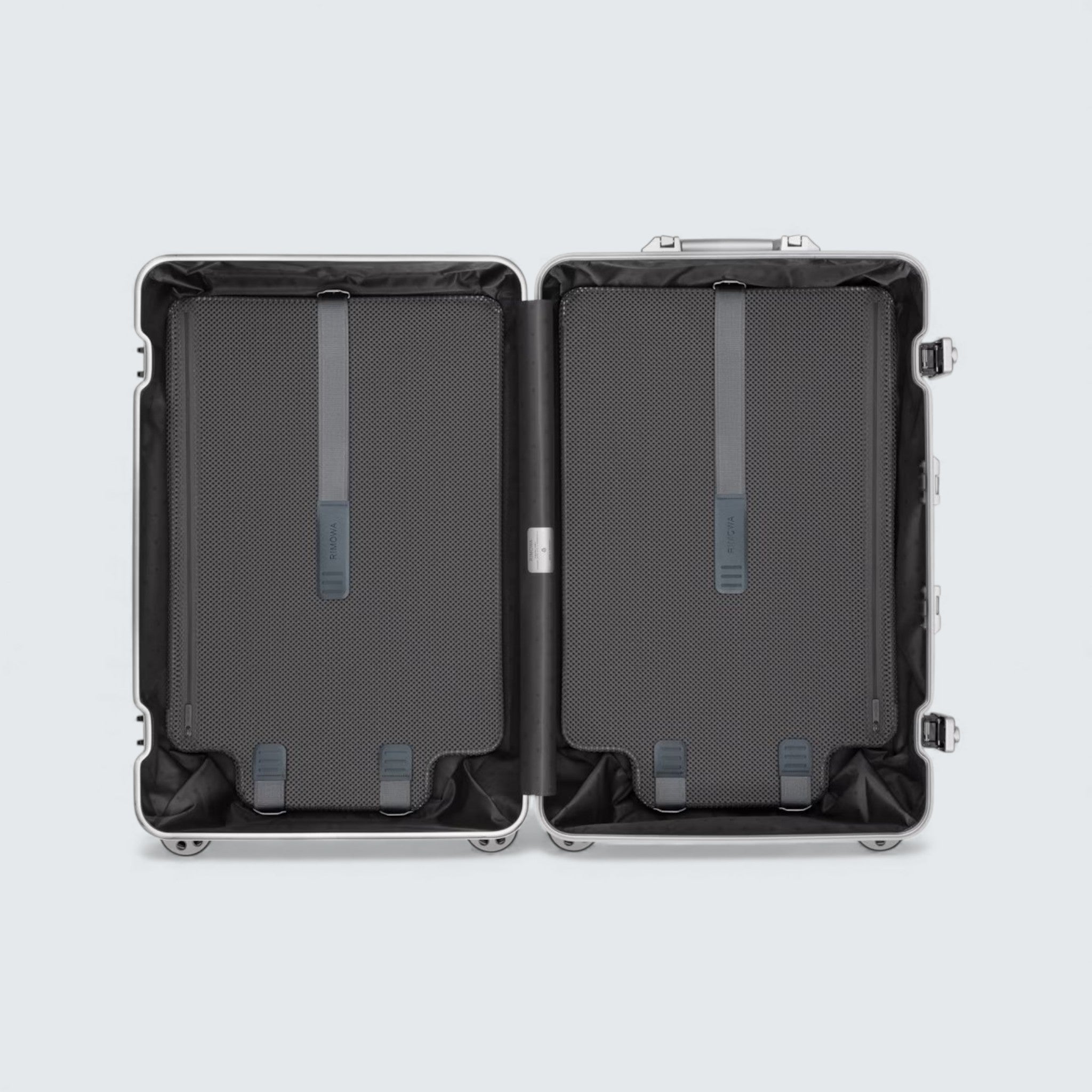 Check-In Luggage Medium