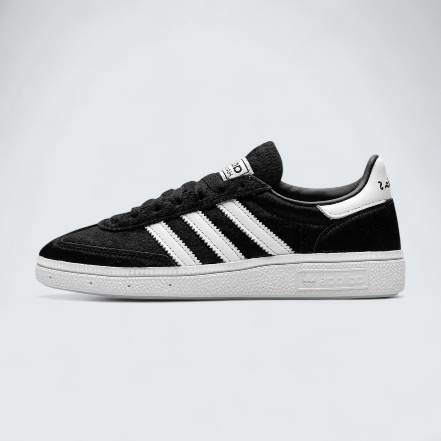 Spezial 'Core Black Cloud White'