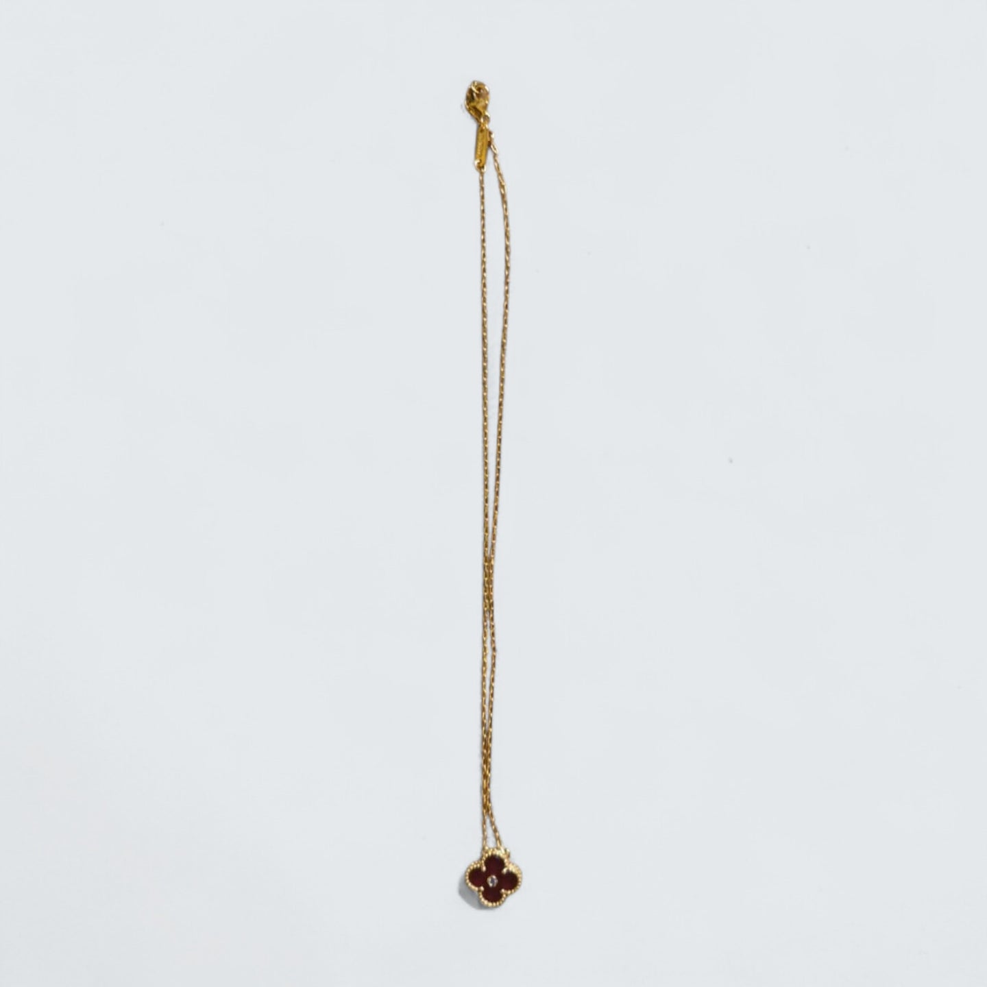 Vintage Alhambra Pendant – Carnelian