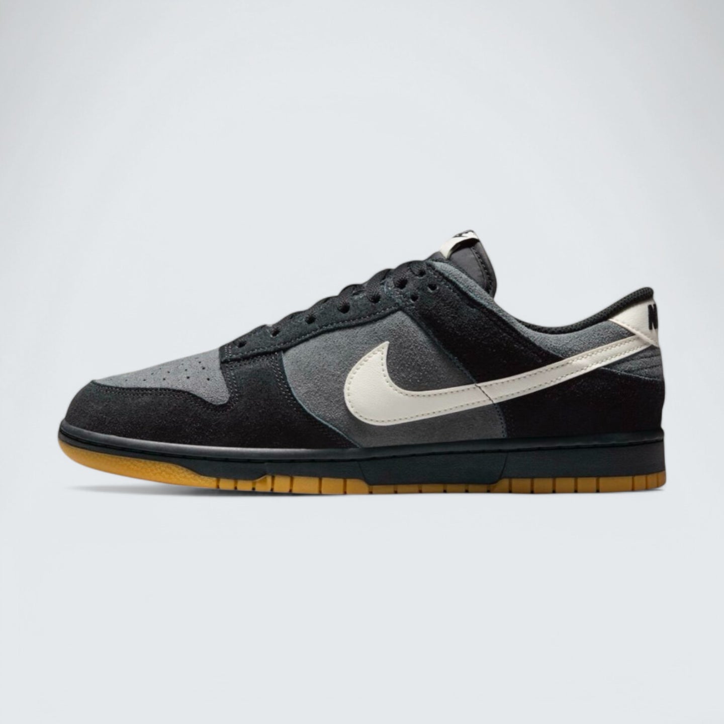 Dunk Low 'Black Grey Gum'