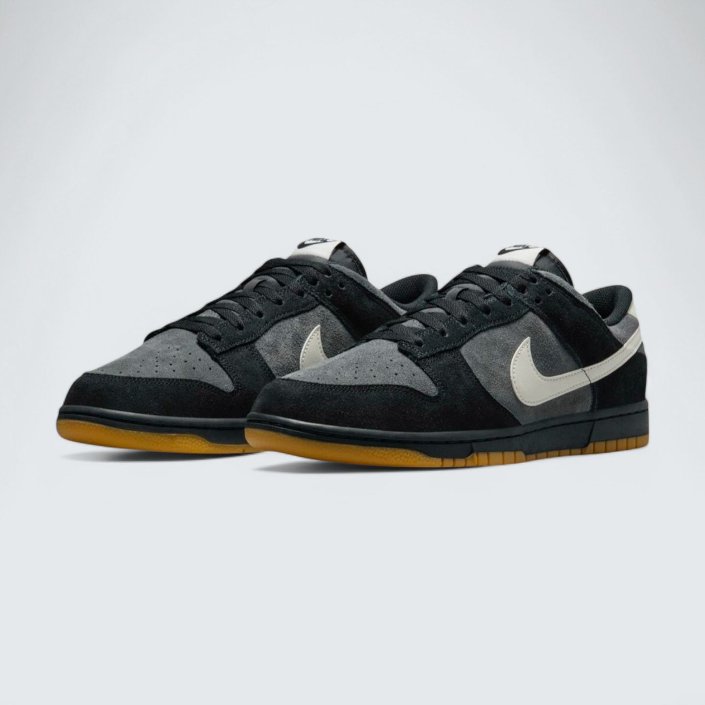 Dunk Low 'Black Grey Gum'