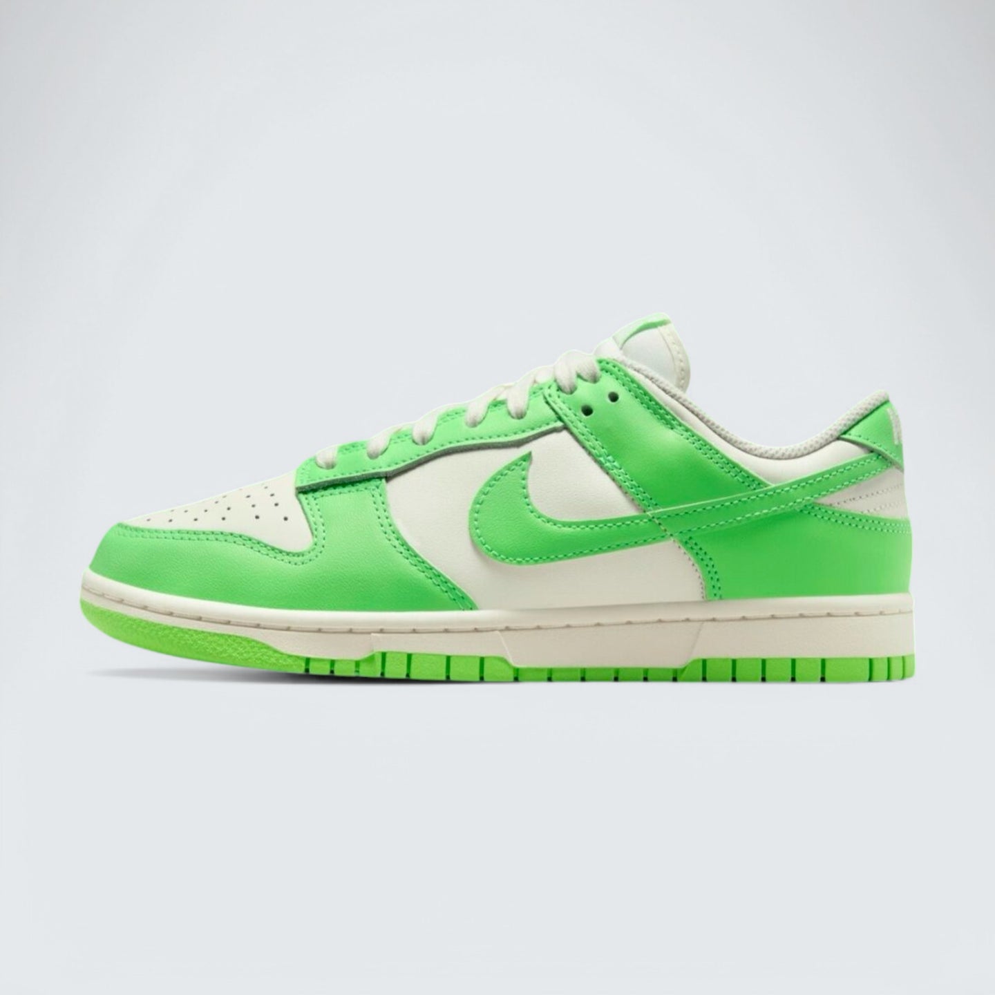 Dunk Low 'Green Strike'