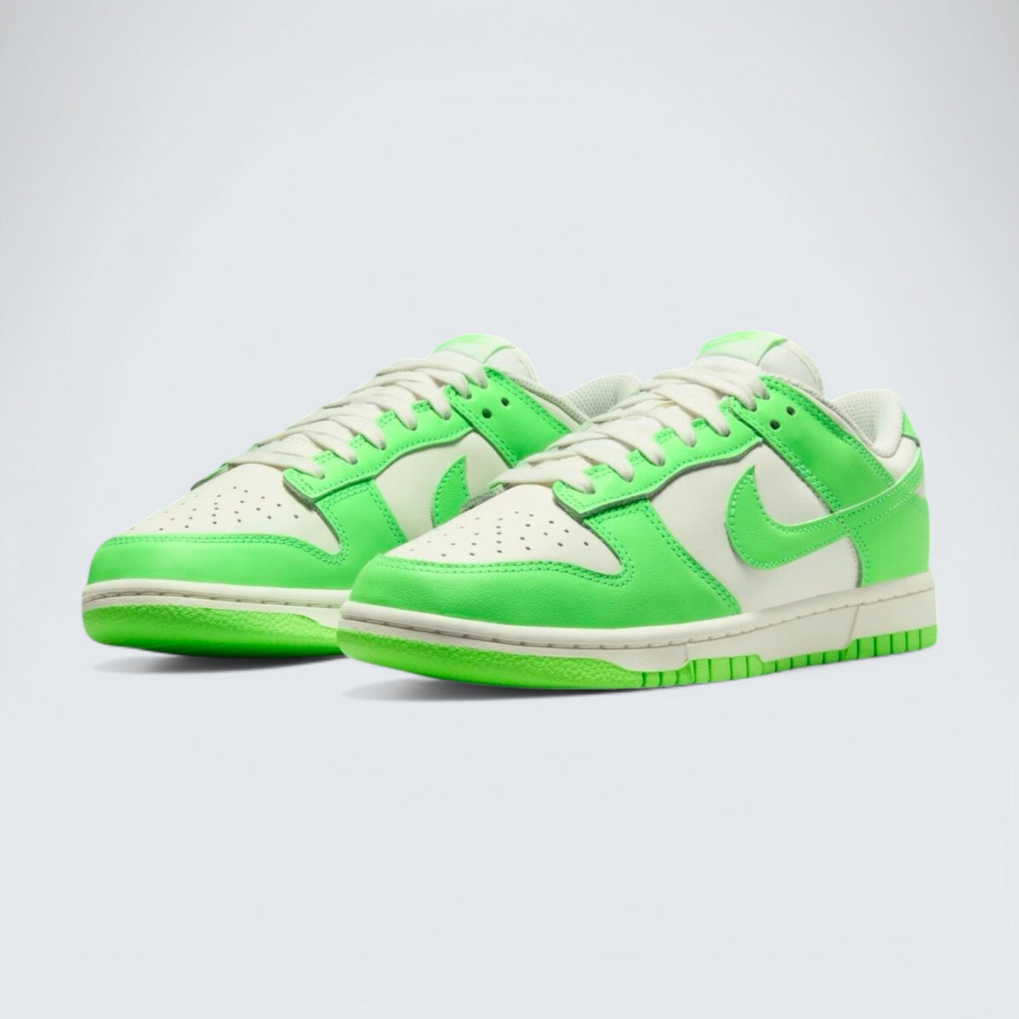 Dunk Low 'Green Strike'