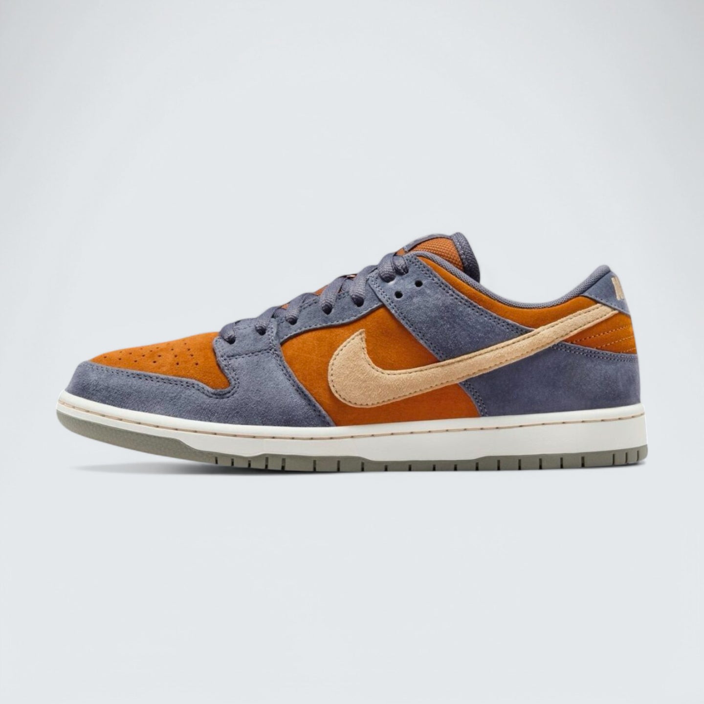 SB Dunk Low 'Light Carbon Monarch'
