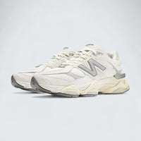 9060 'Sea Salt Concrete Silver Metallic'