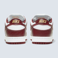 Nike x Supreme SB Dunk 'Barkroot Brown'