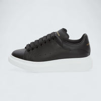 Oversized Sneaker in Black