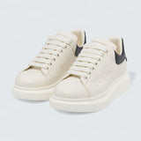 Oversized Sneaker in Off White Black