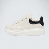 Oversized Sneaker in Off White Black