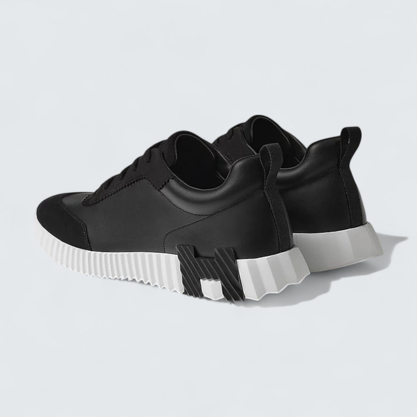 Bouncing ‘Noir Intense Blanc’