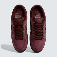 SB Dunk Low 'Valentine’s Day'